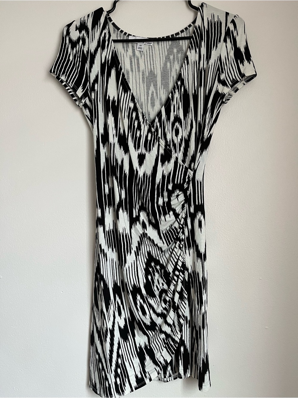 Lucy & Laurel Black and White Patterned Top
